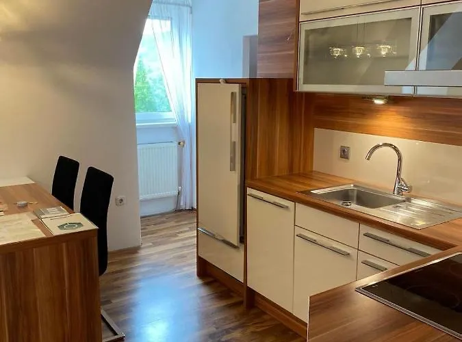 Montel Park - Danube River * Λιντς